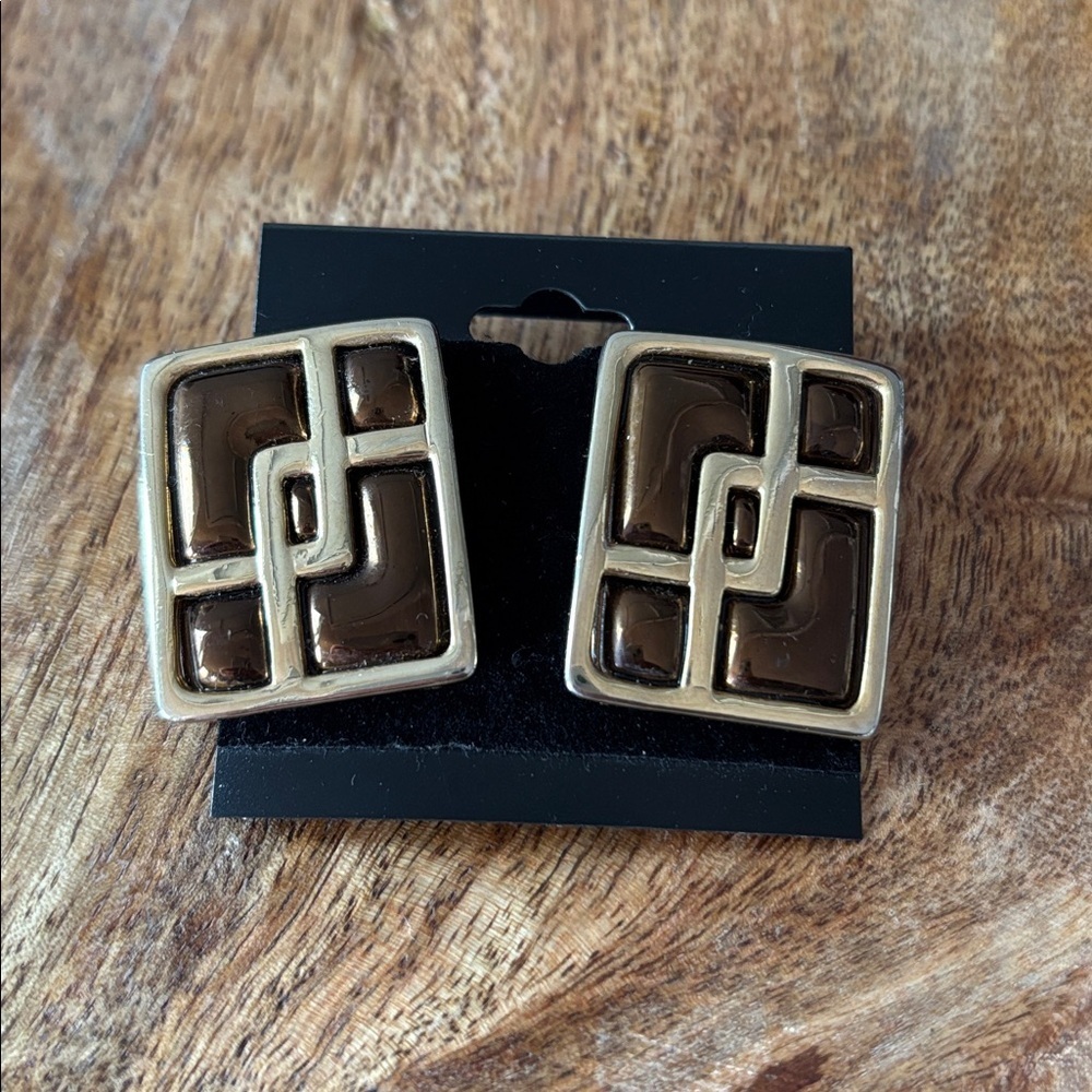 Vintage Brown Enamel Gold Tone Geometric Pattern Clip On Earrings 1” x 1.3”